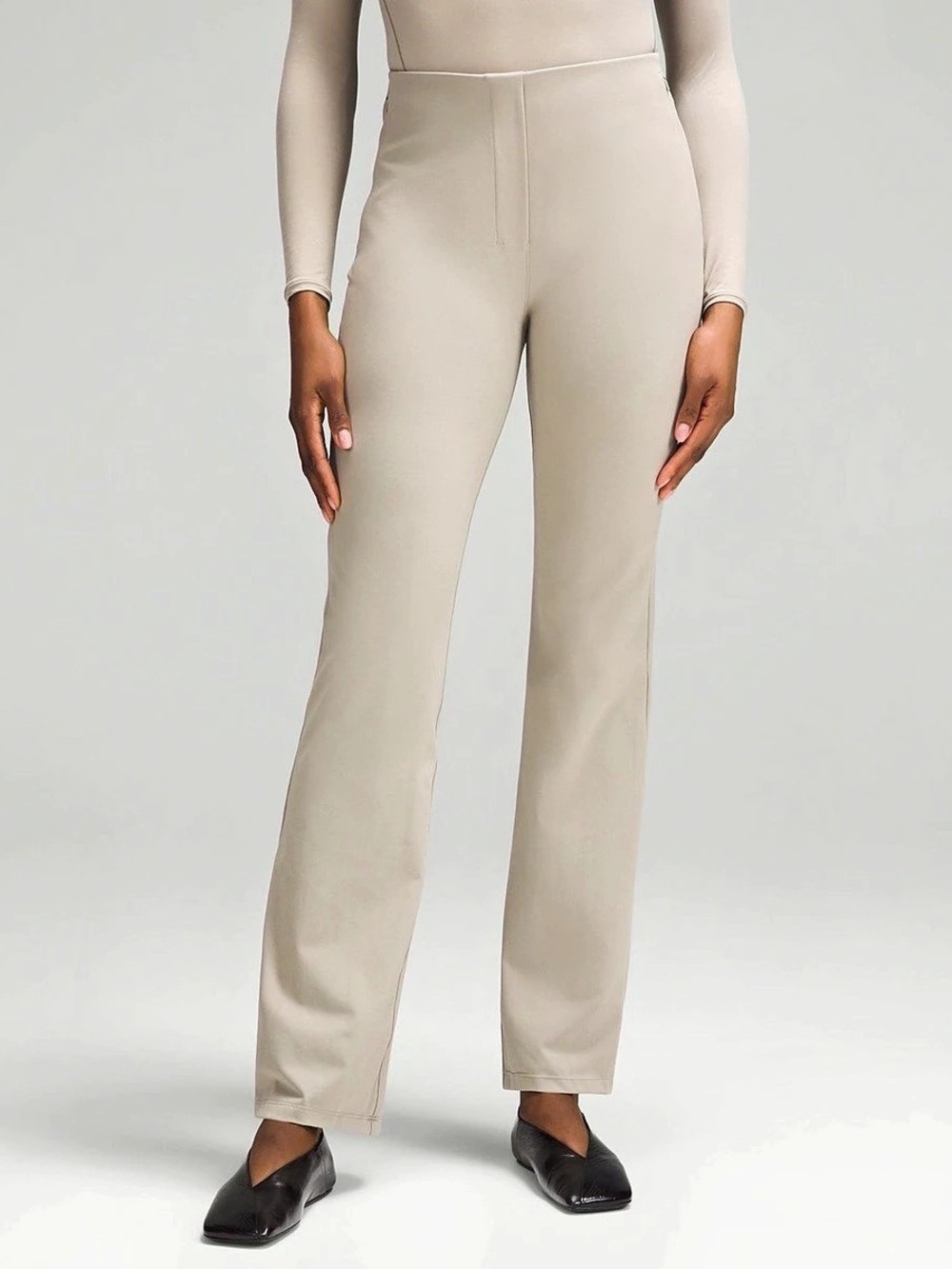 lululemon (NWT) Smooth Fit Pull-On High-Rise Pant Regular - Size 6 Riverstomd